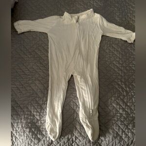 Kyte BABY size Newborn White zippie bamboo sleeper